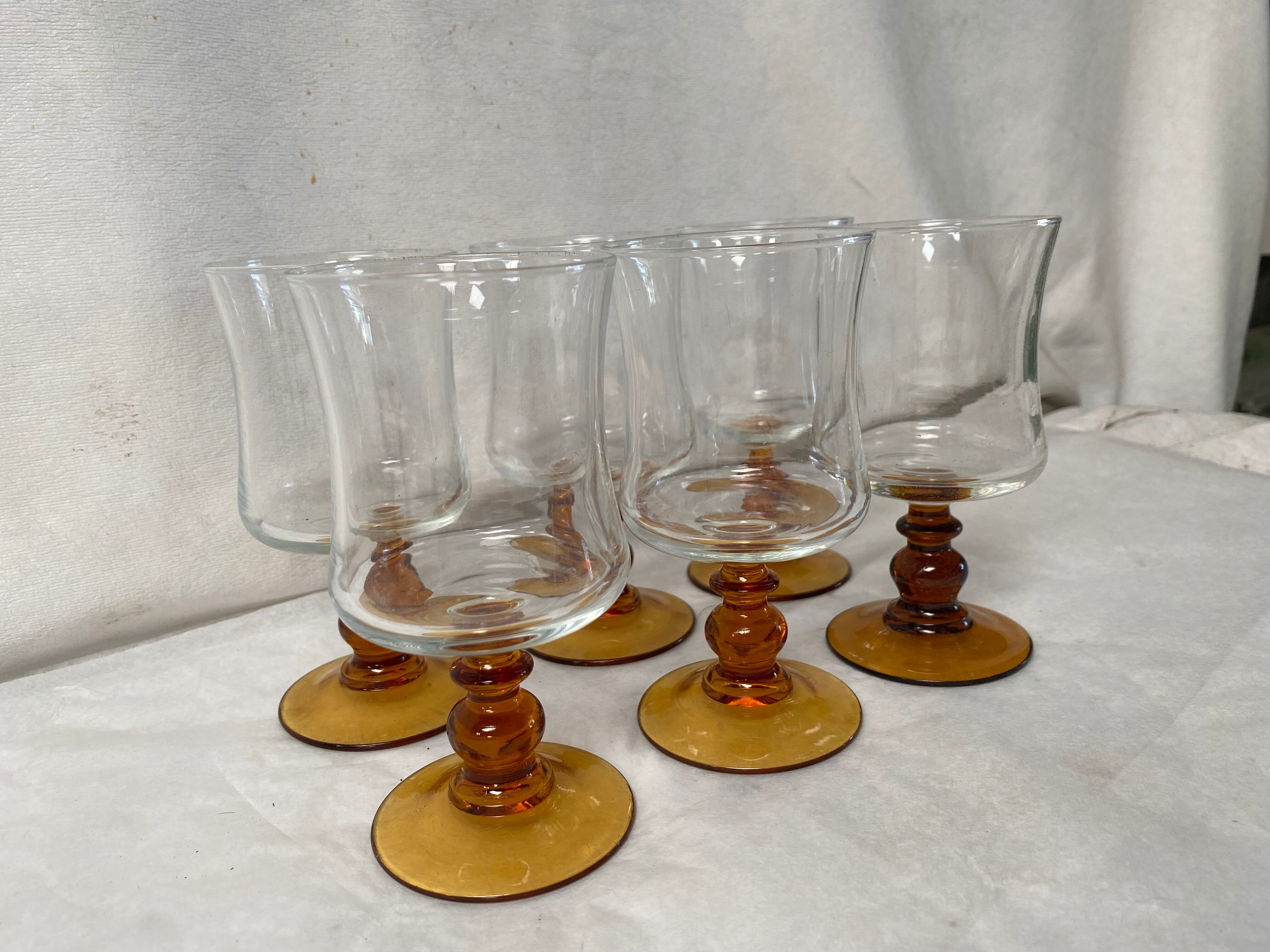 Set of 6 vintage wine glasses