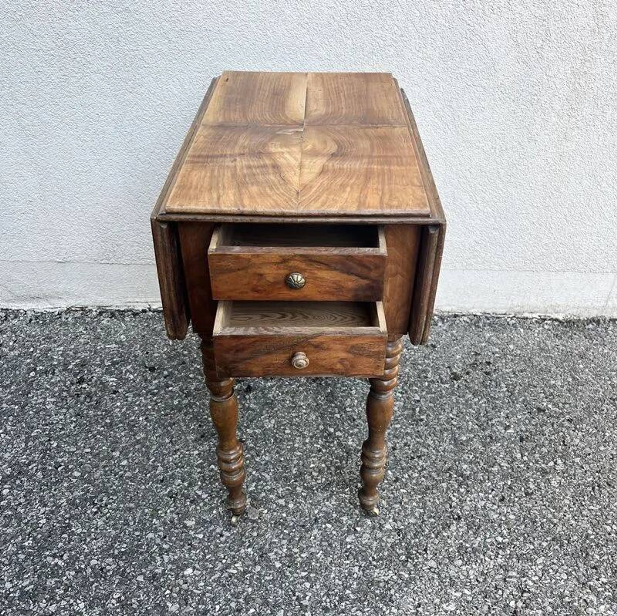 Table d'appoint, de toilette ancienne en bois
