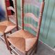 Paire de chaises paillées champêtres.