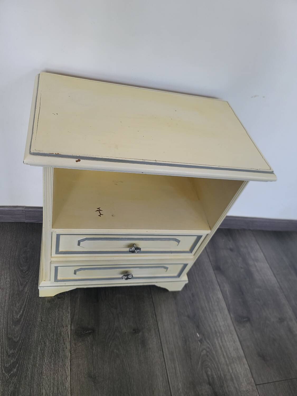 Table de chevet en bois beige, 2 tiroirs