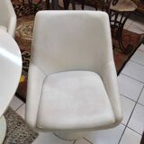 Table and chairs set