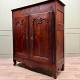 Armoire trois quarts en noyer de style Louis XV, XIXème siècle