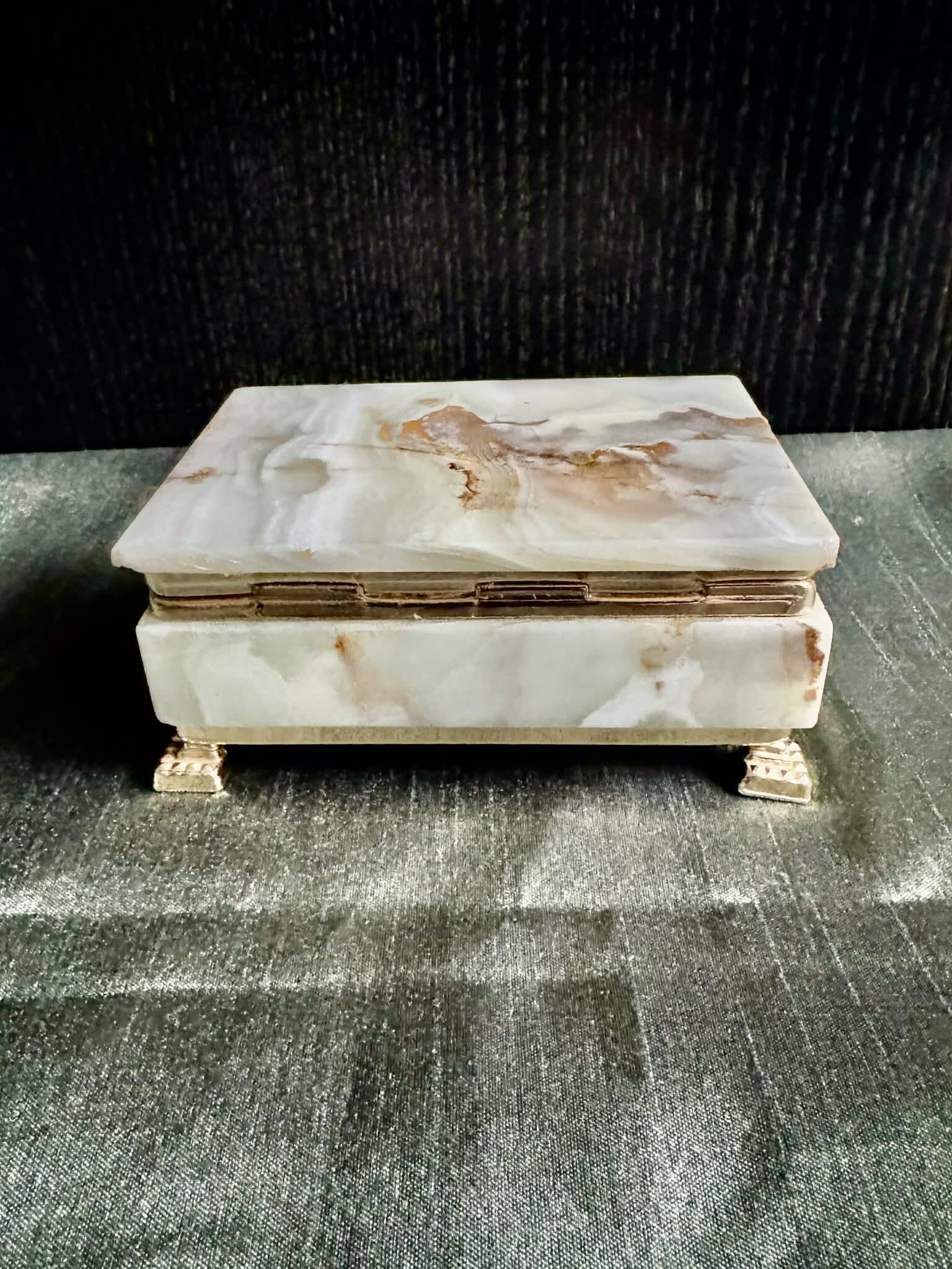 Onyx catchall box from the 1960s, vintage Italy.