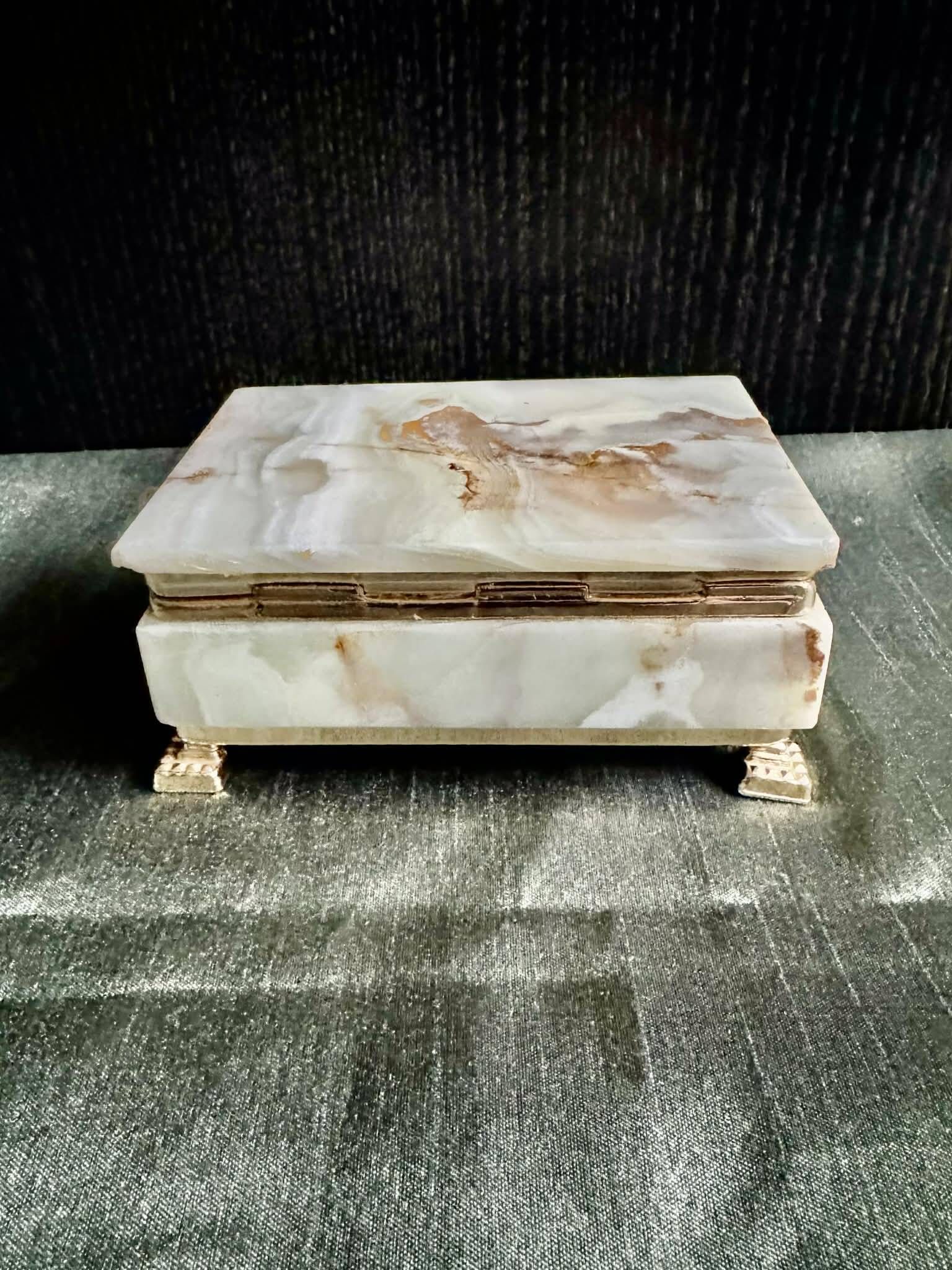 Onyx catchall box from the 1960s, vintage Italy.