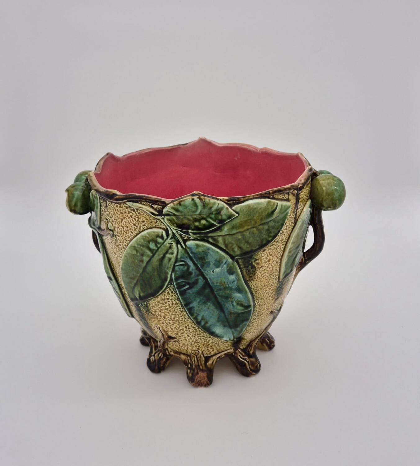 Slip pot cover.