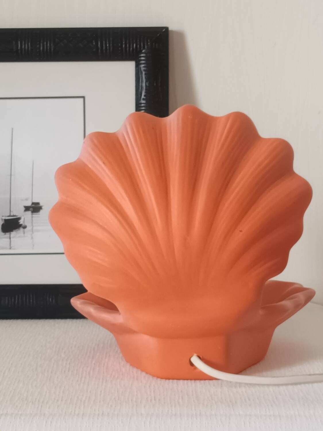 Vintage ceramic seashell lamp
