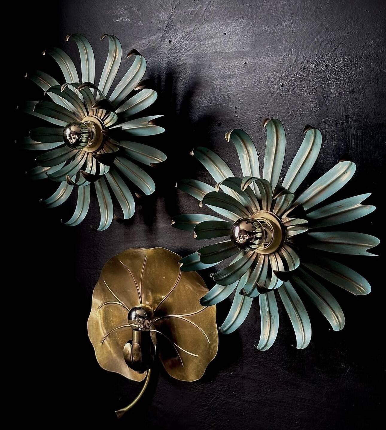 Water lily wall light