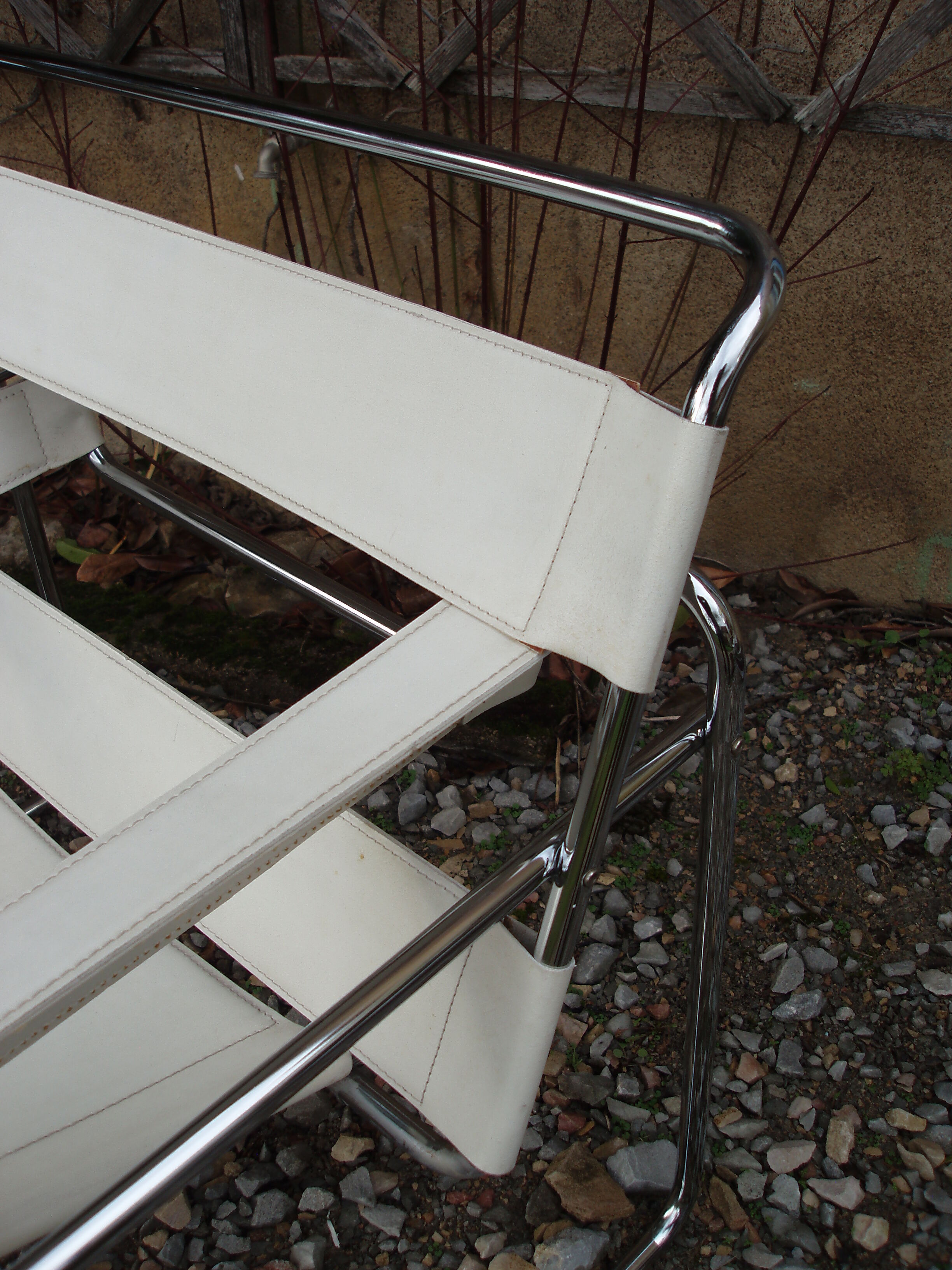 Marcel Breuer's Wassily B 3 armchairs pair in white and chrome leather