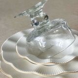 5 bubble glass cups.