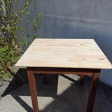 Bistro table