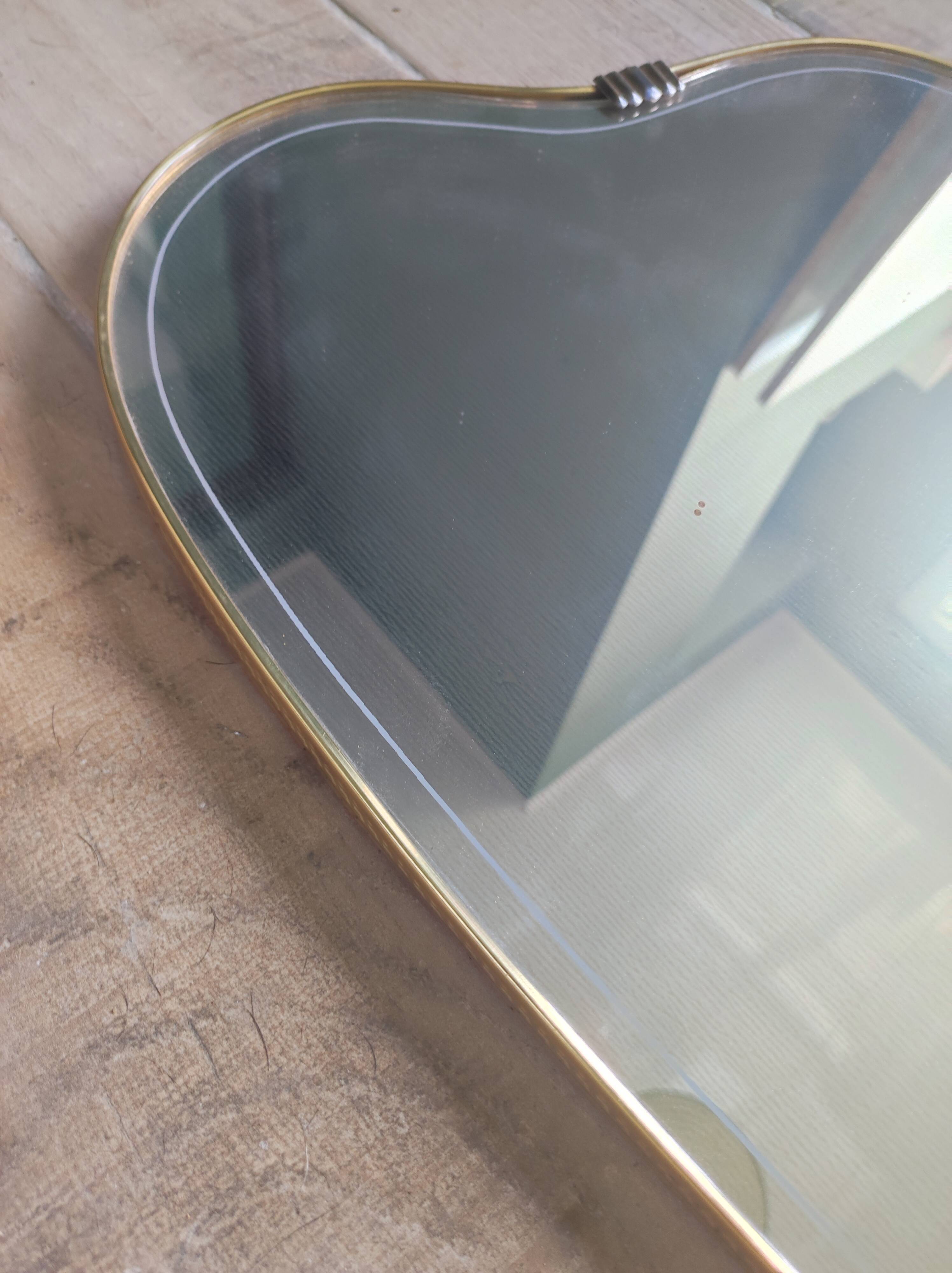 Free-form asymmetrical mirror rearview mirror