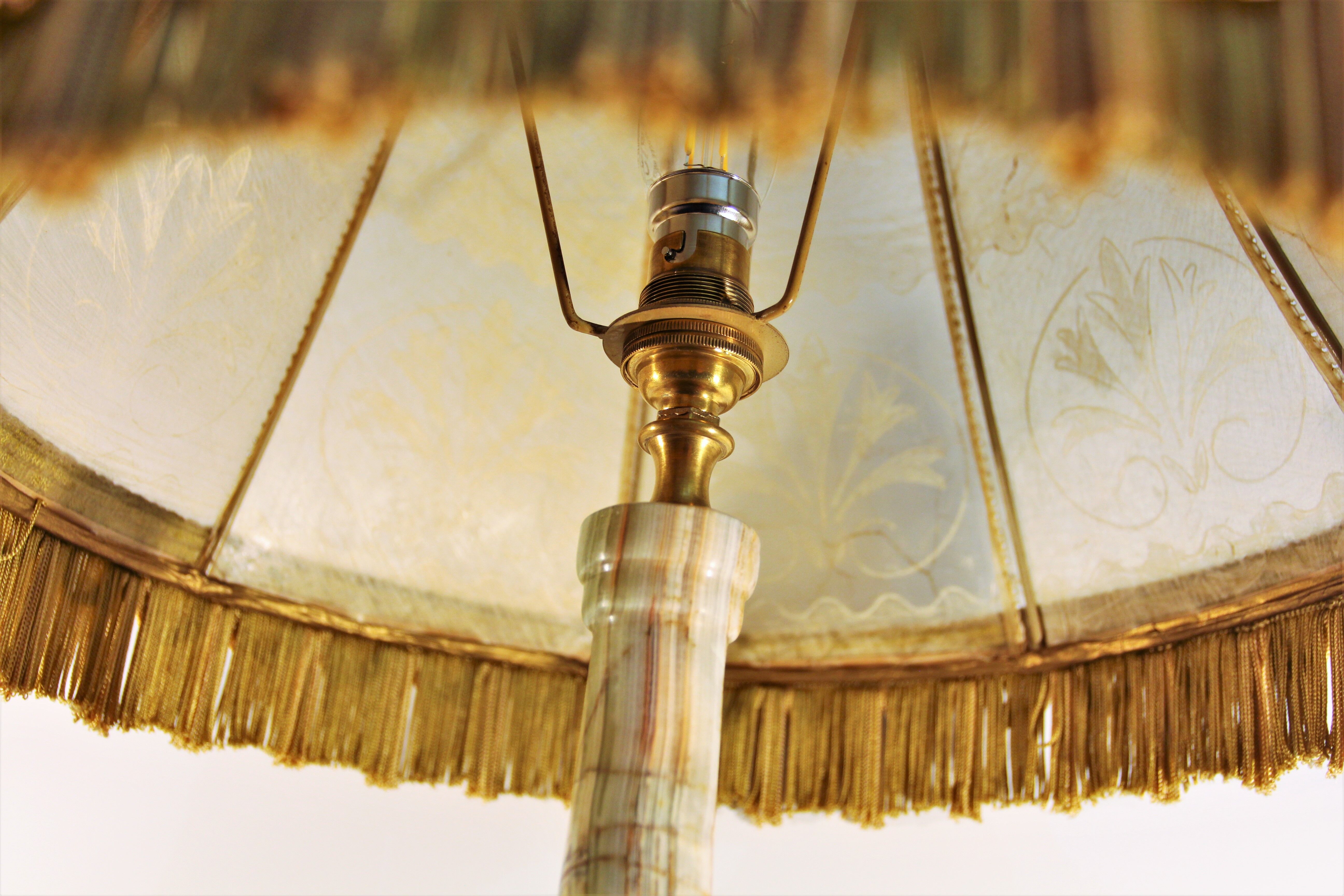 Antique lamp in onyx and brass (c. 1920-1930)