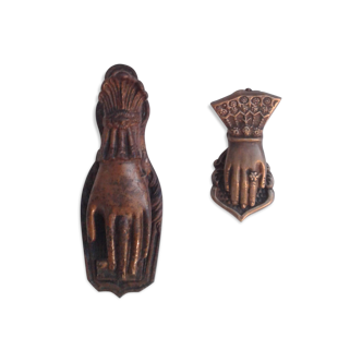 Ensemble de deux pince main à courrier Art Nouveau.