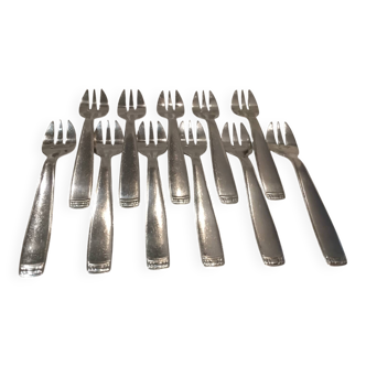 11 silver-plated oyster forks by Ercuis silversmiths, Chaumont pattern