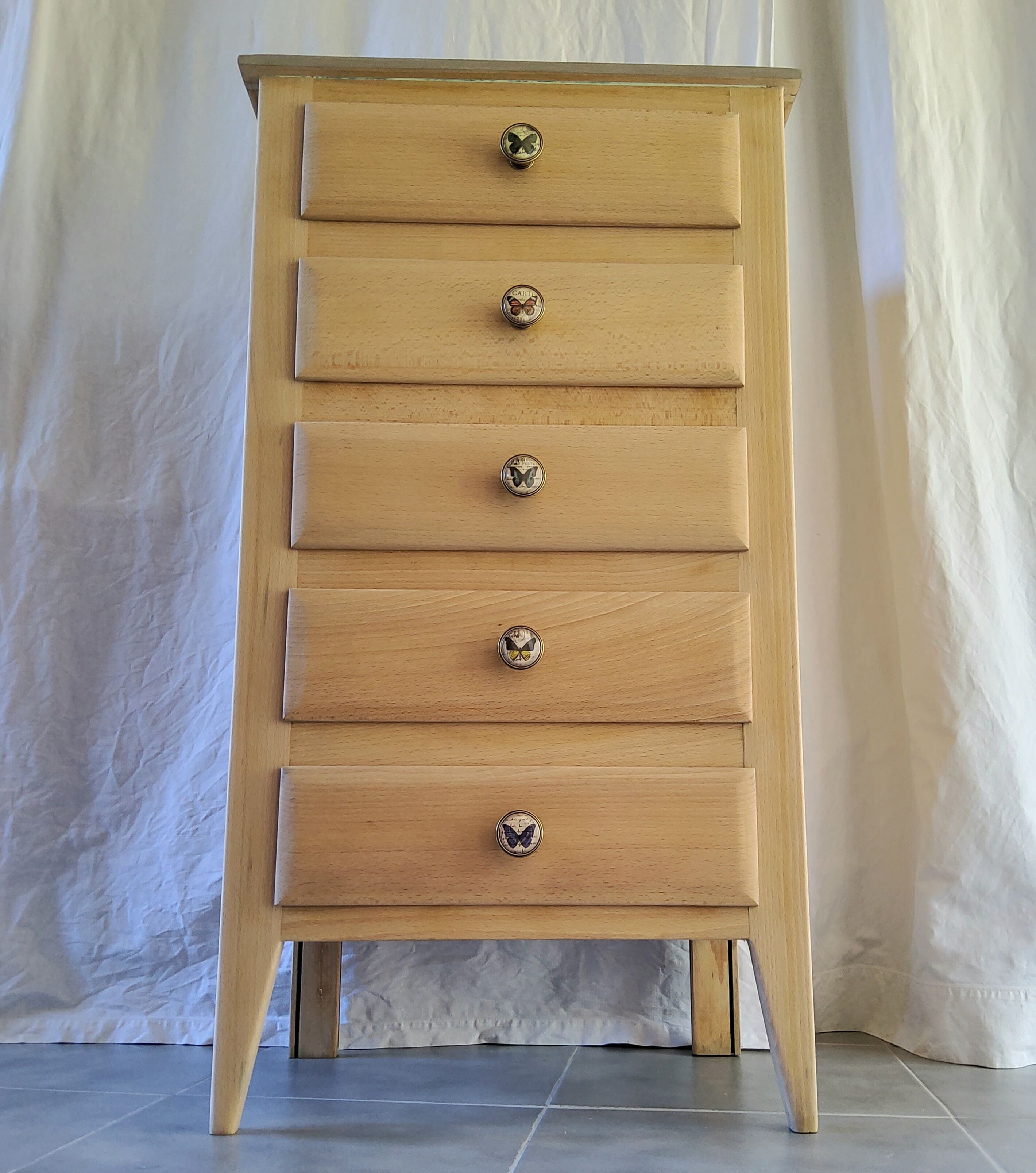 Chest of drawers