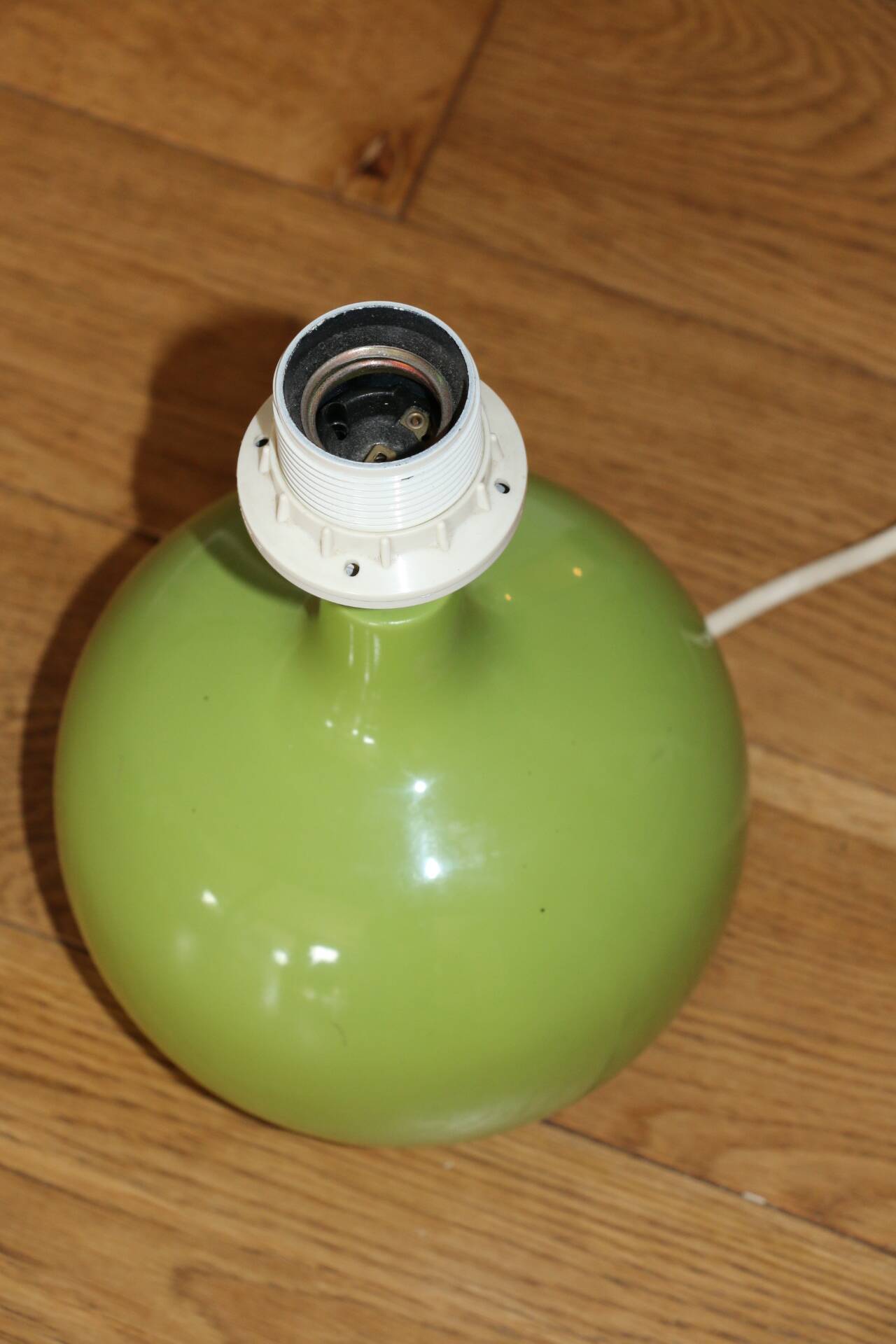 Green wooden lamp base (without lampshade)