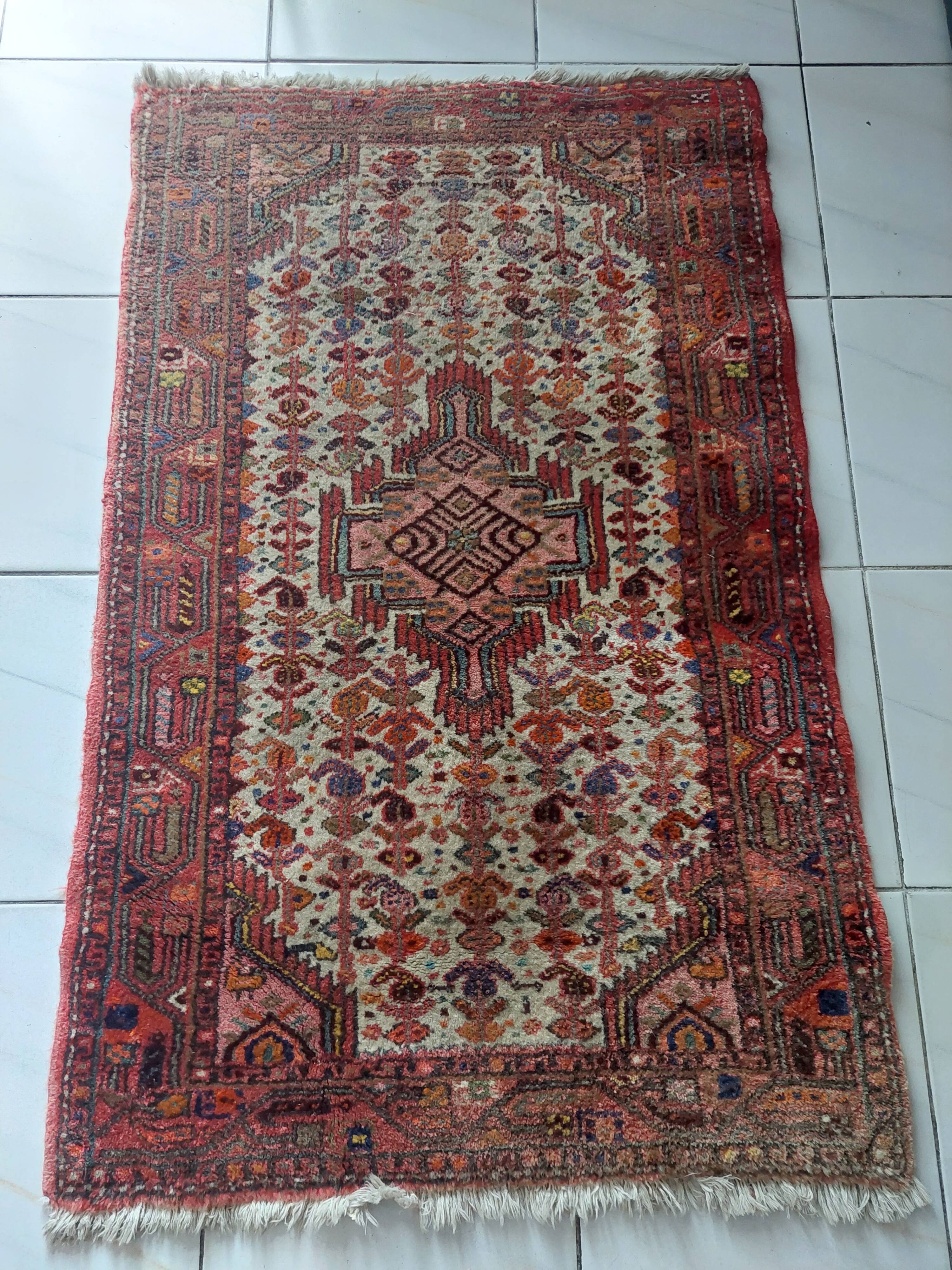 Tapis Moyen  Orient  fait main