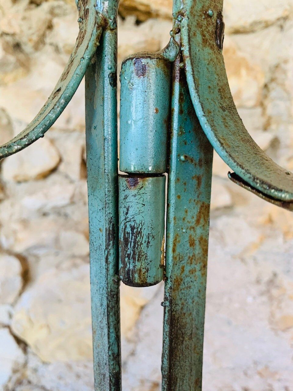 Screen, Art Deco wrought iron with floral decorations circa 30's