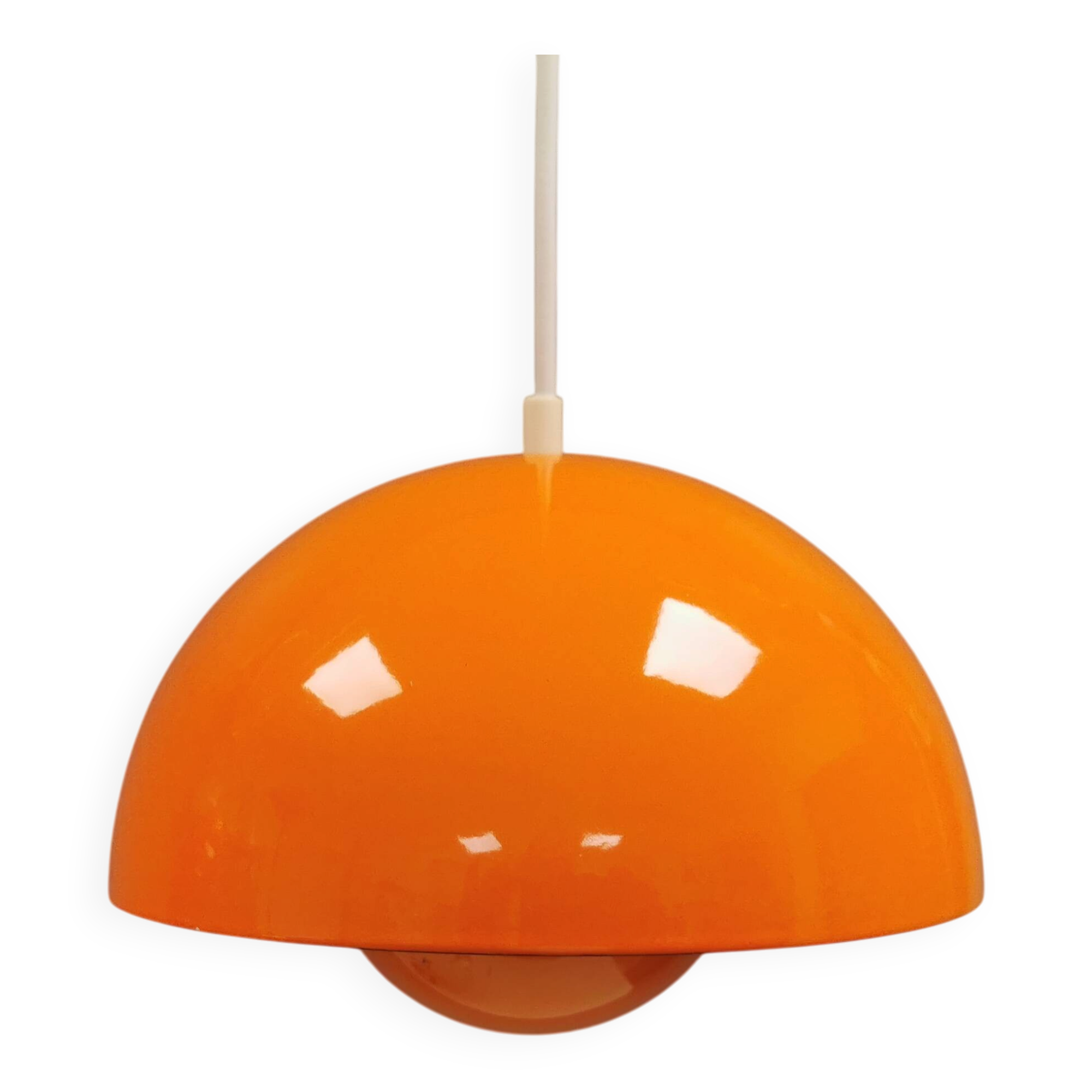 One of the original Flowerpot vp1 enamel lamps, designed by Verner Panton.