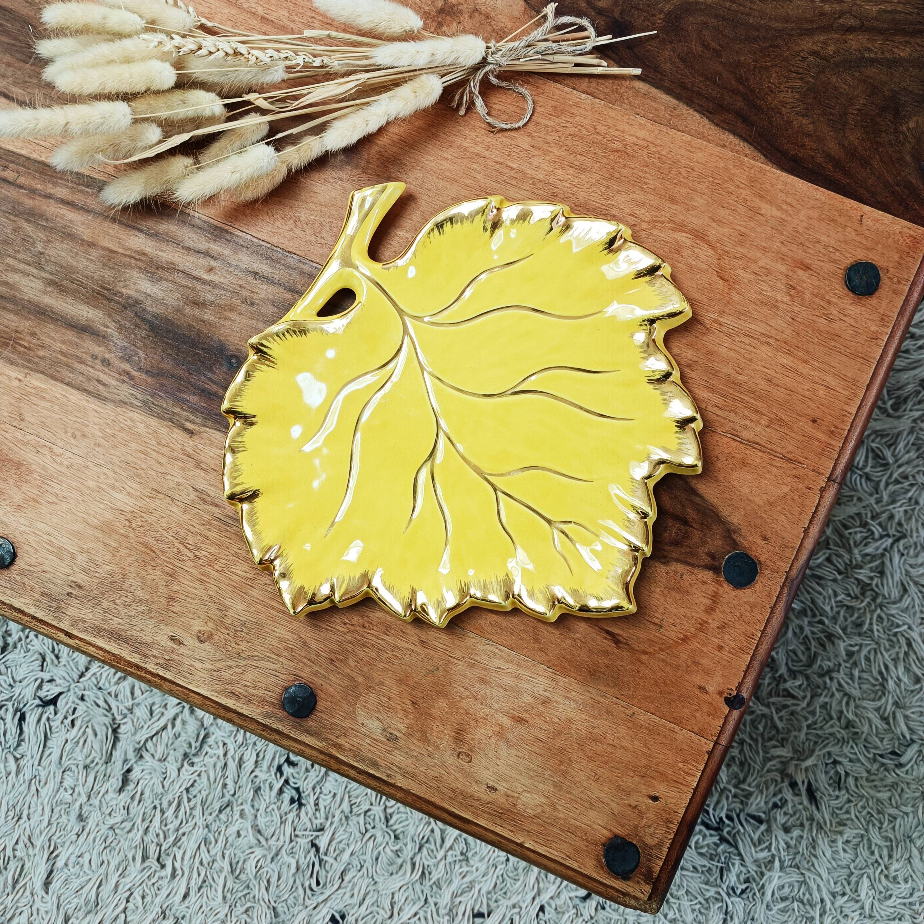 Leaf trivet