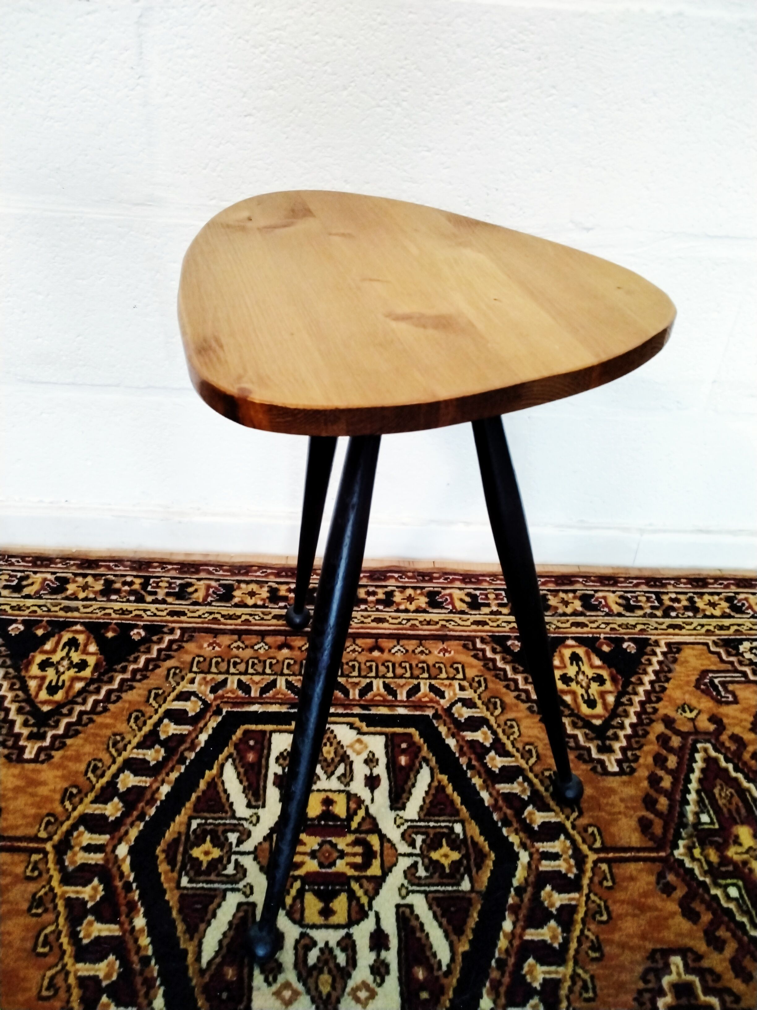 Bean-shaped tripod-shaped healing