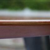 Industrial-style oval table D.Pro