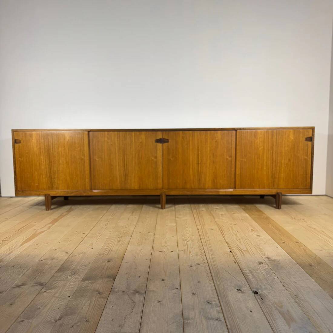 Danish sideboard from the 1960s in Brazilian wood – Henry Rosengren Hansen
