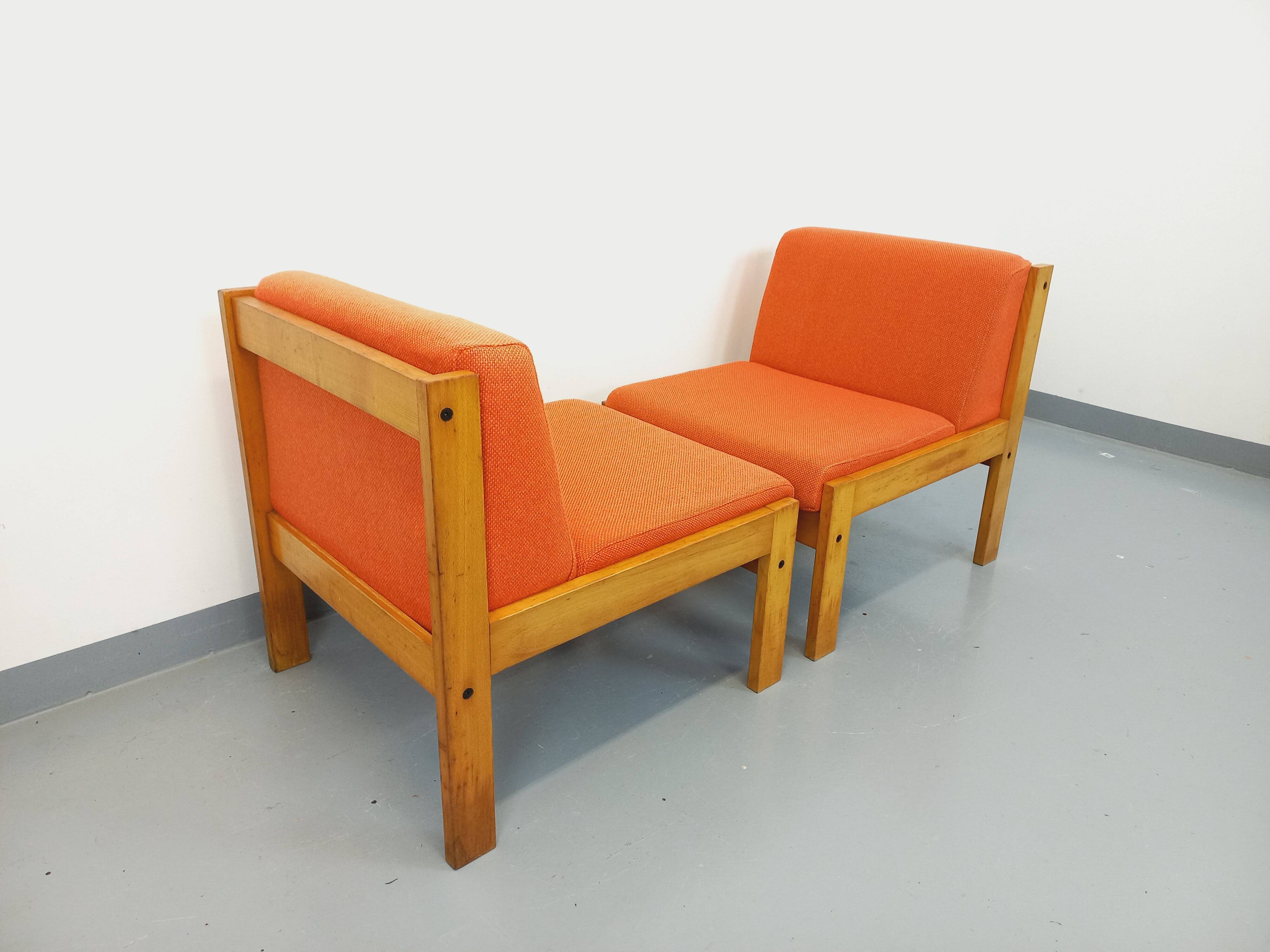 Set of 2 vintage Baumann armchairs in orange fabric and wood from the 80s