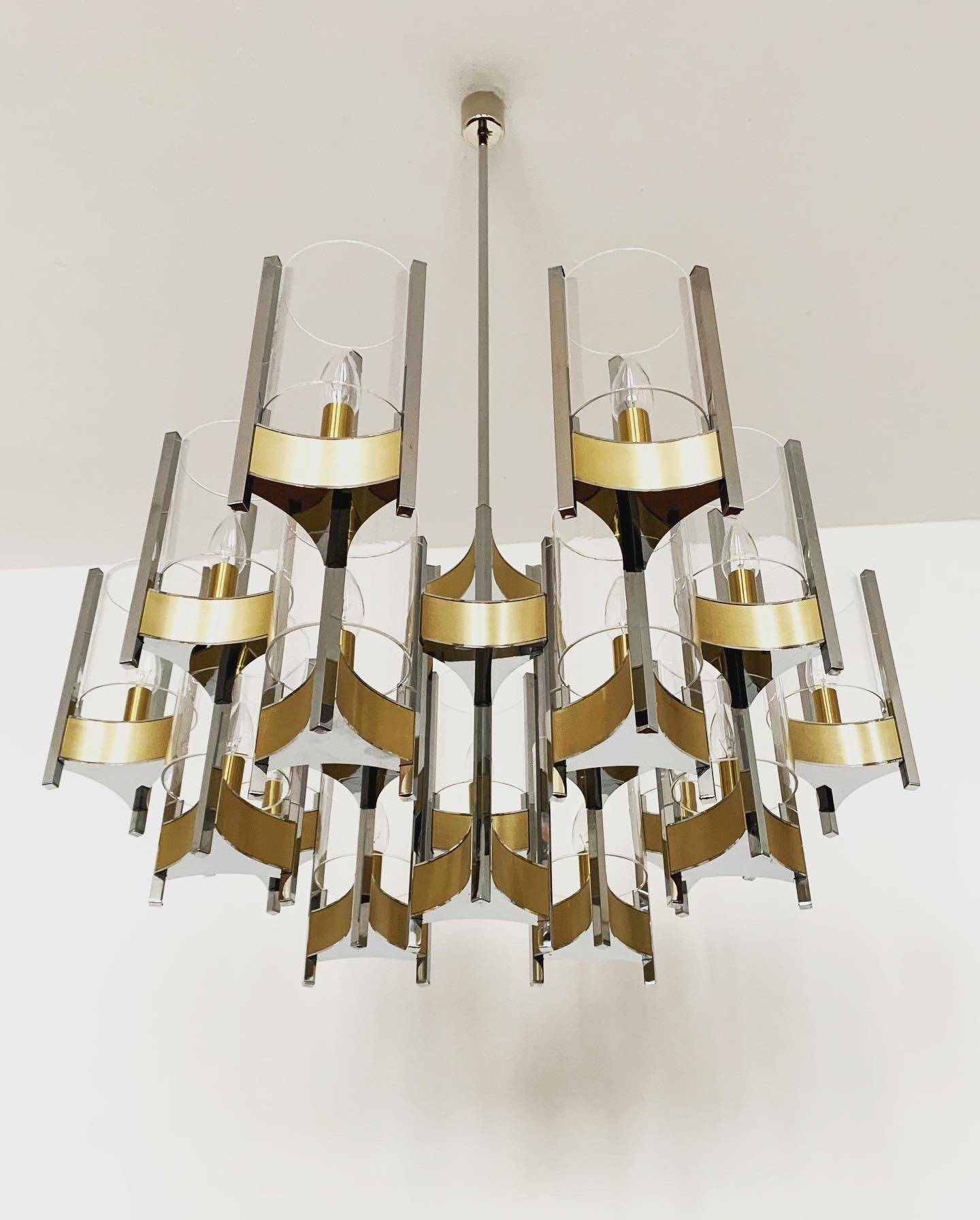 Large Italian Brutalist Chandelier by Gaetano Sciolari