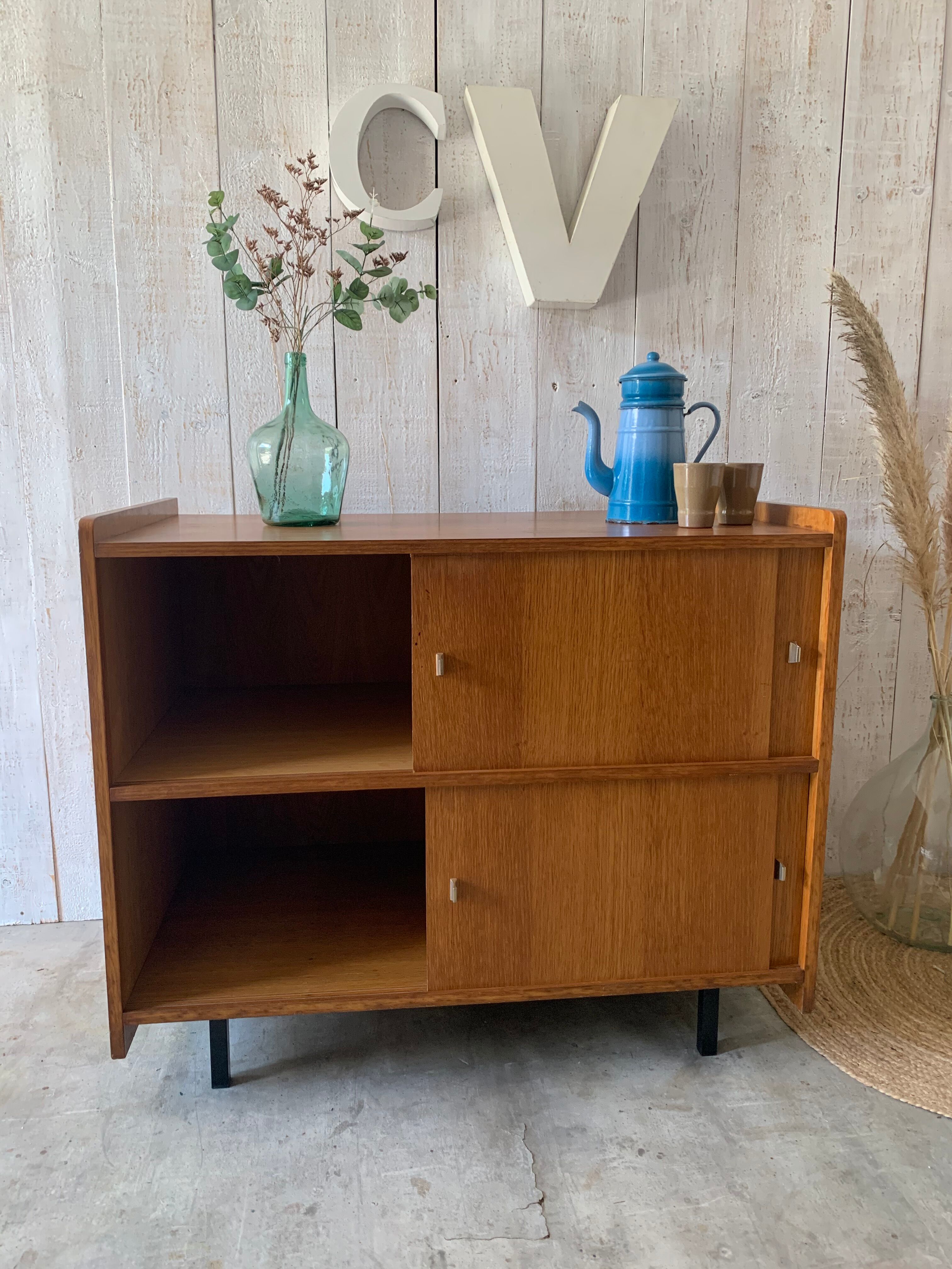 Buffet/modernist enfilade