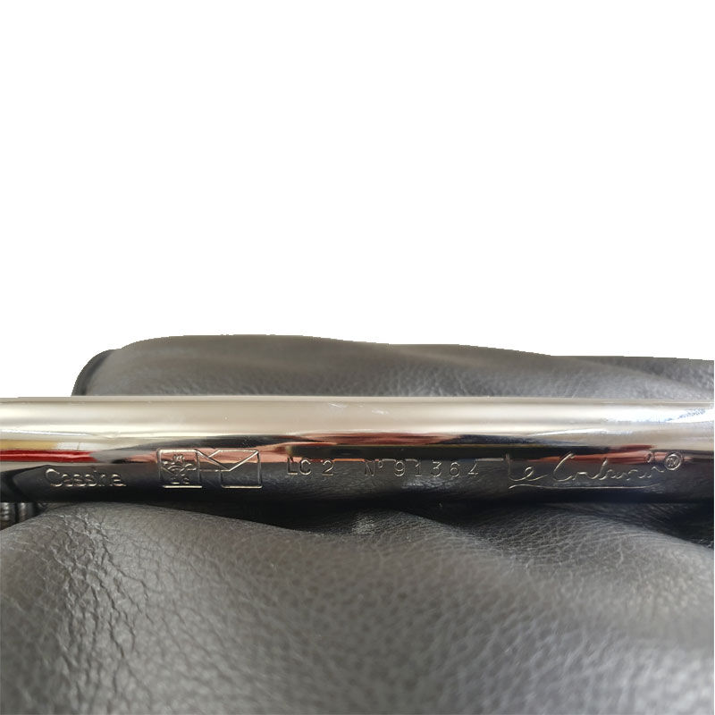 Black armchair Le Corbusier, LC2