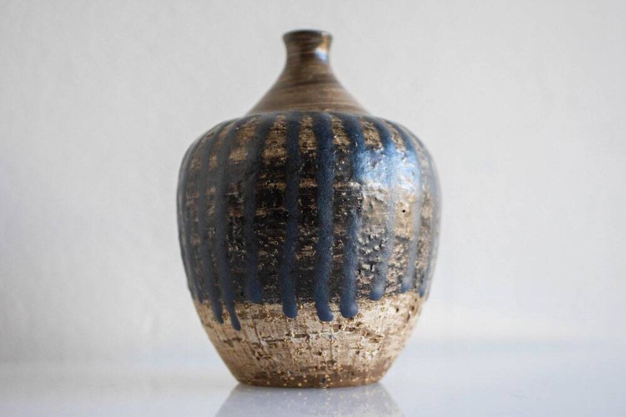 Mid-century Scandinavian modern brutalist art pottery vase by Mari Simmulson for Upsala Ekeby, Sweden, 1970s