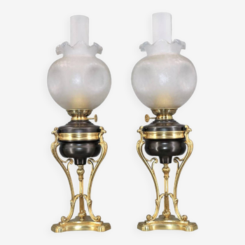 Pair of kerosene hot water bottle lamps & globe in polished glass paste Napoleon lll