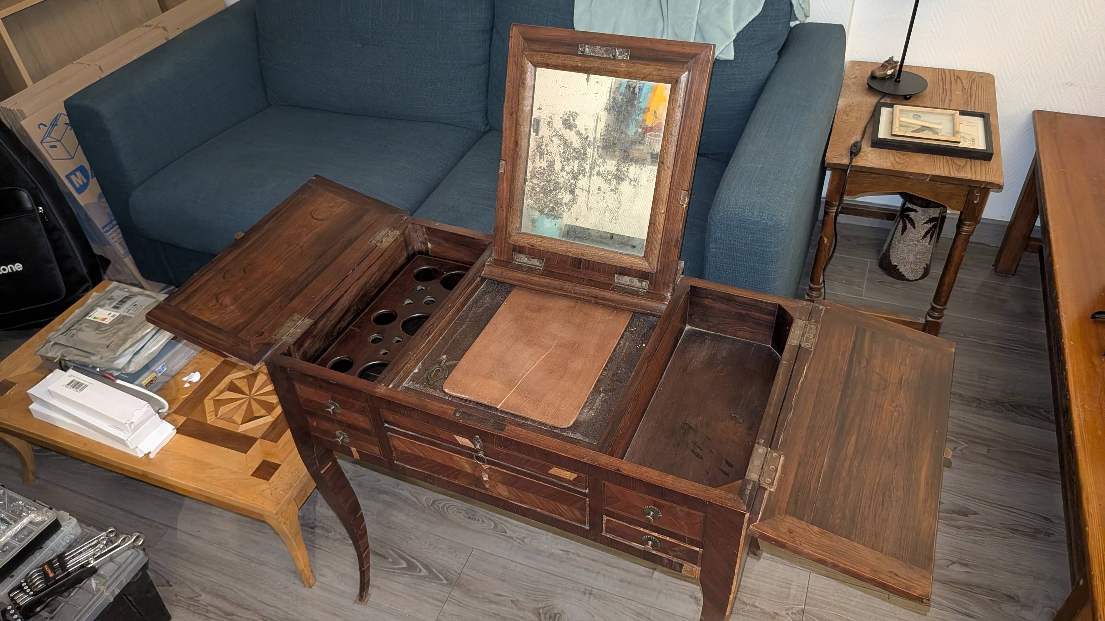 Louis XVI style hairdresser to restore