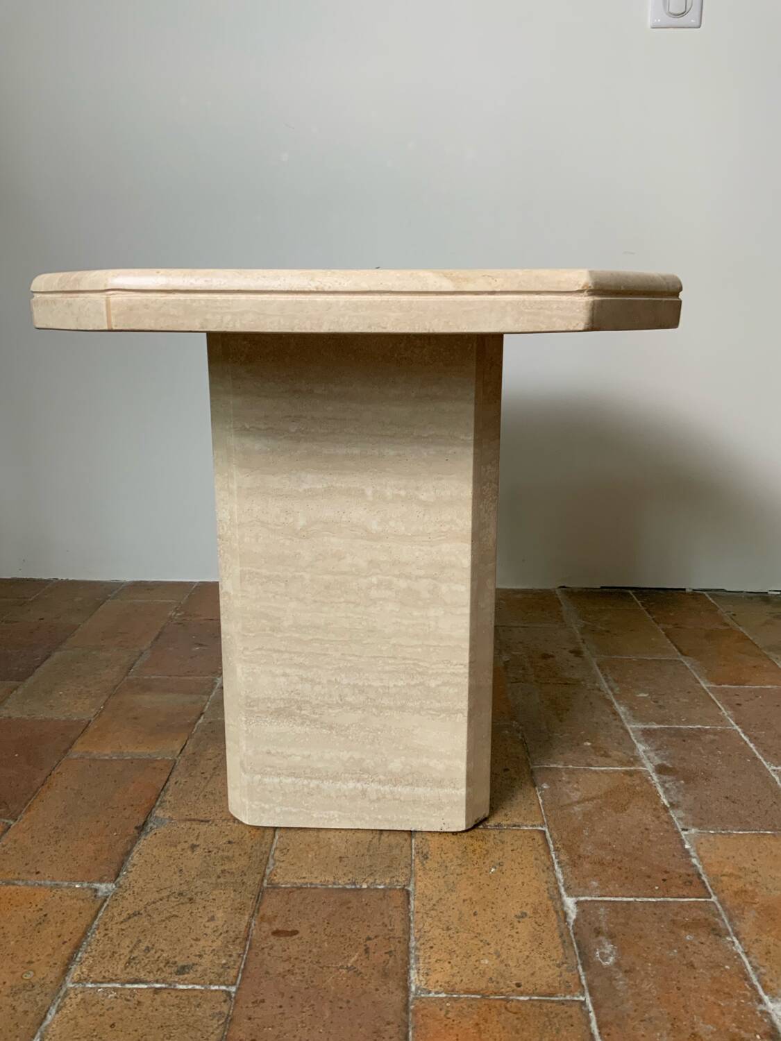 Table haute ou guéridon en travertin