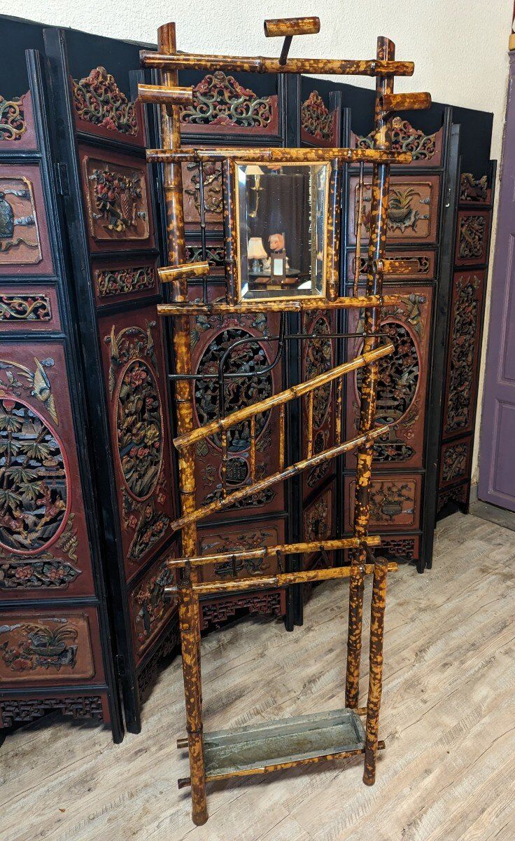 Bamboo wall coat rack