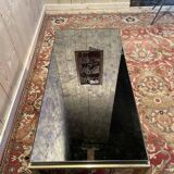 Table basse en métal doré et miroir 1970