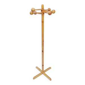 Cintre en pin, par Reiner - daumiller