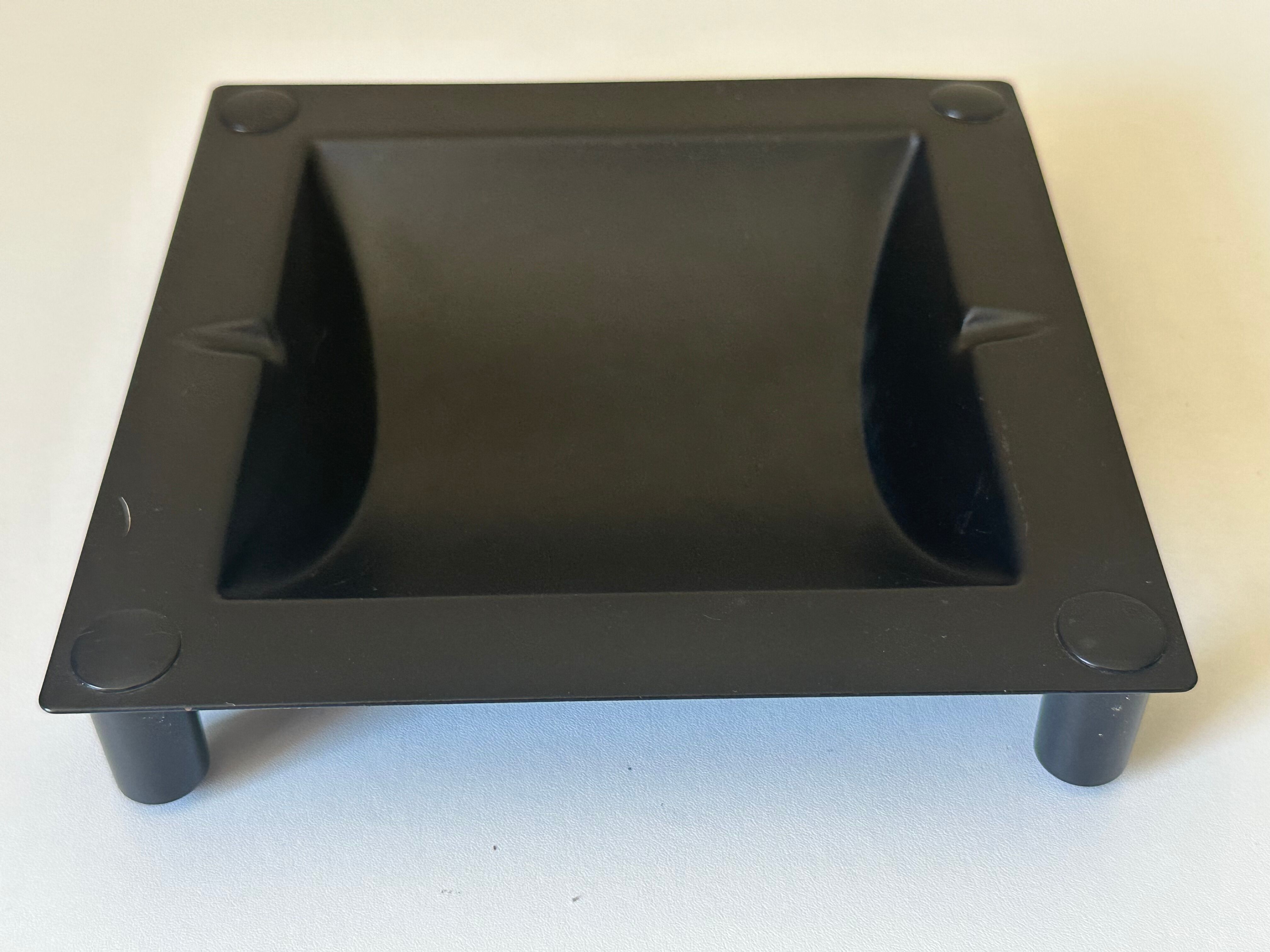 Ashtray manade vintage design 80 years