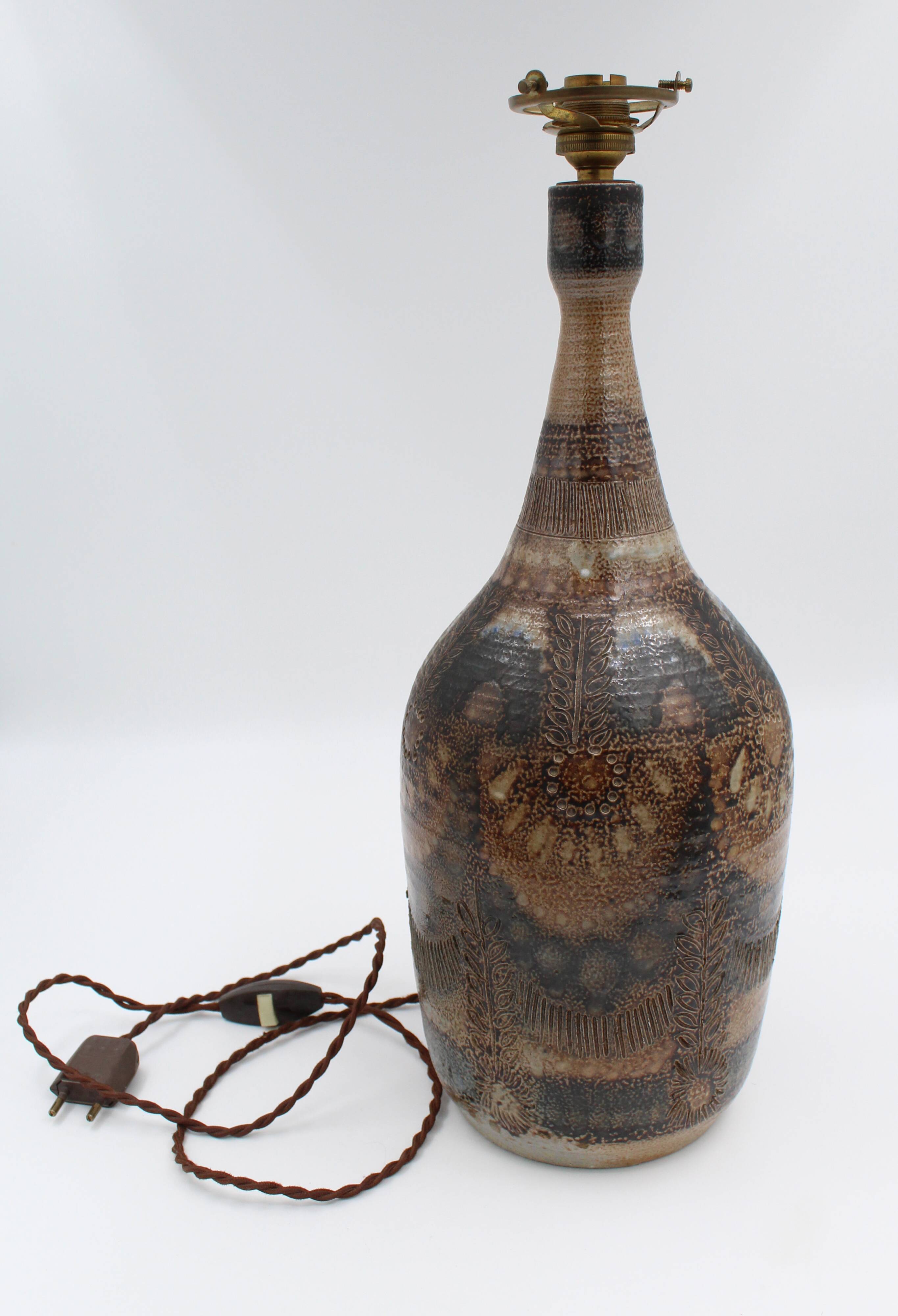 Ceramic lamp base signed jc courjault keraluc in quimper circa 1970