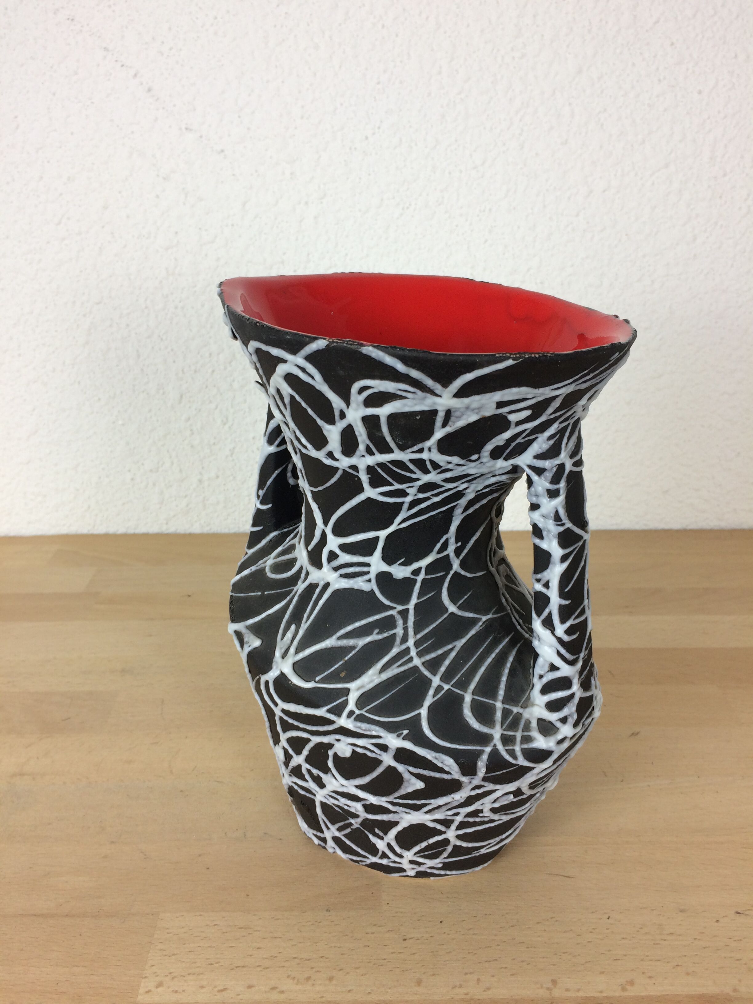 60s Vallauris ceramic vase, white spaghetti