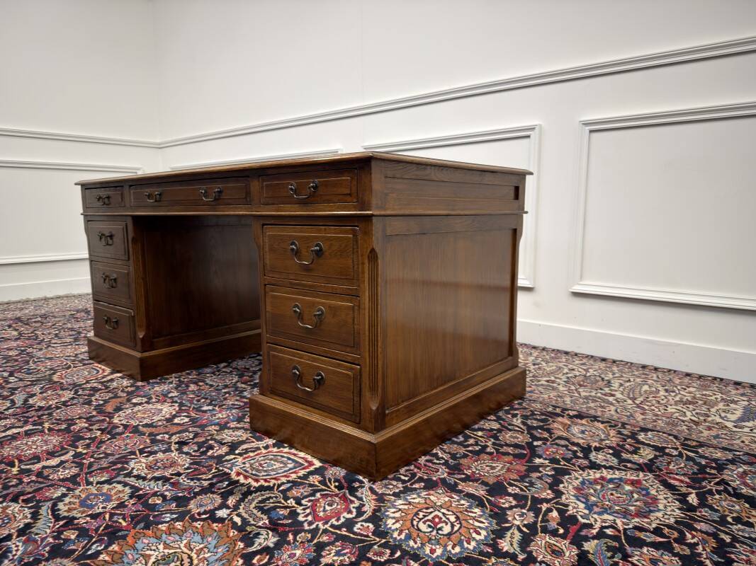 Bureau classique anglais Eichholtz