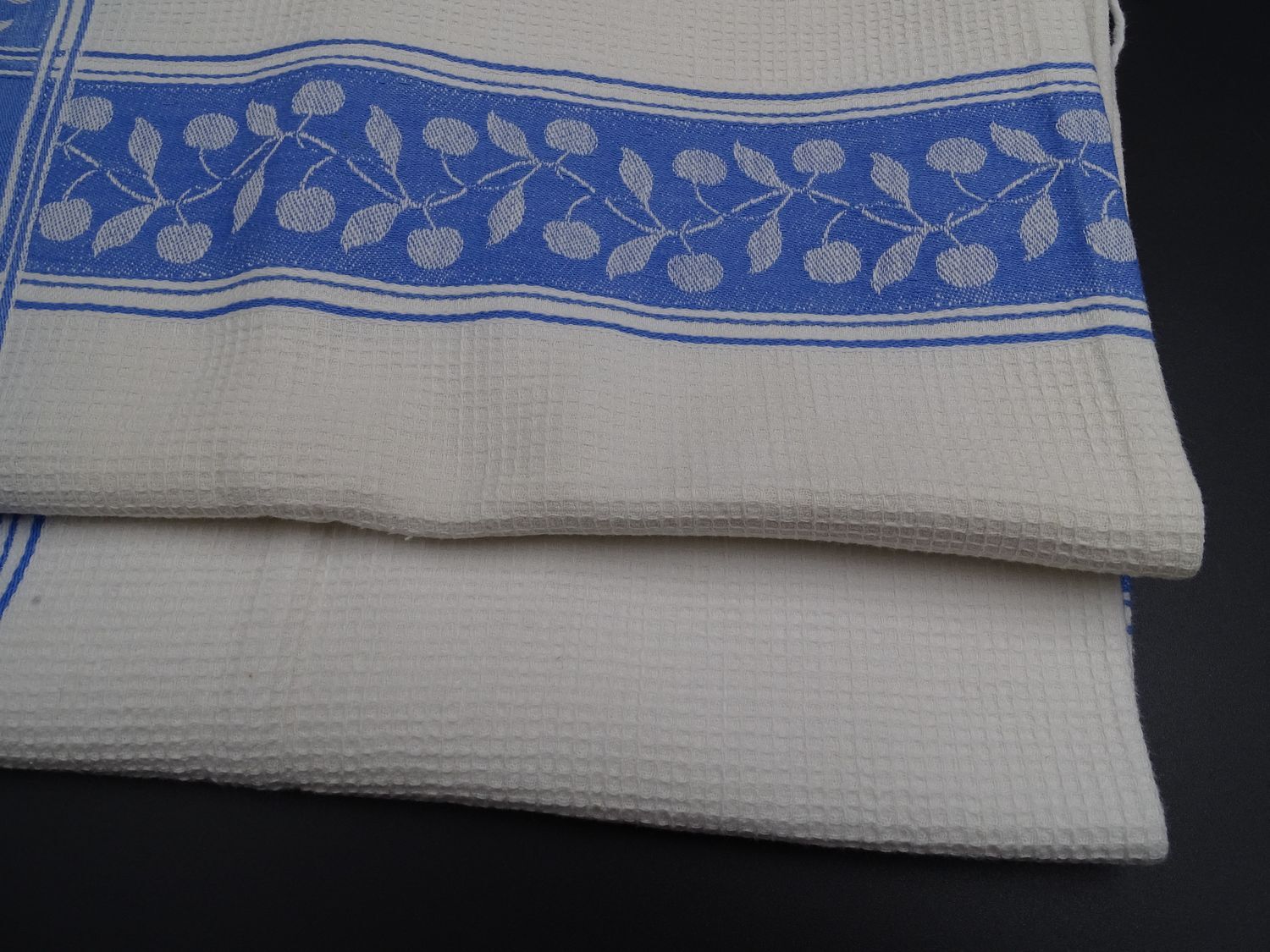 Lot of 2 old and cotton tea towels - Pretty blue friezes - Franges - Circa 1920-1930