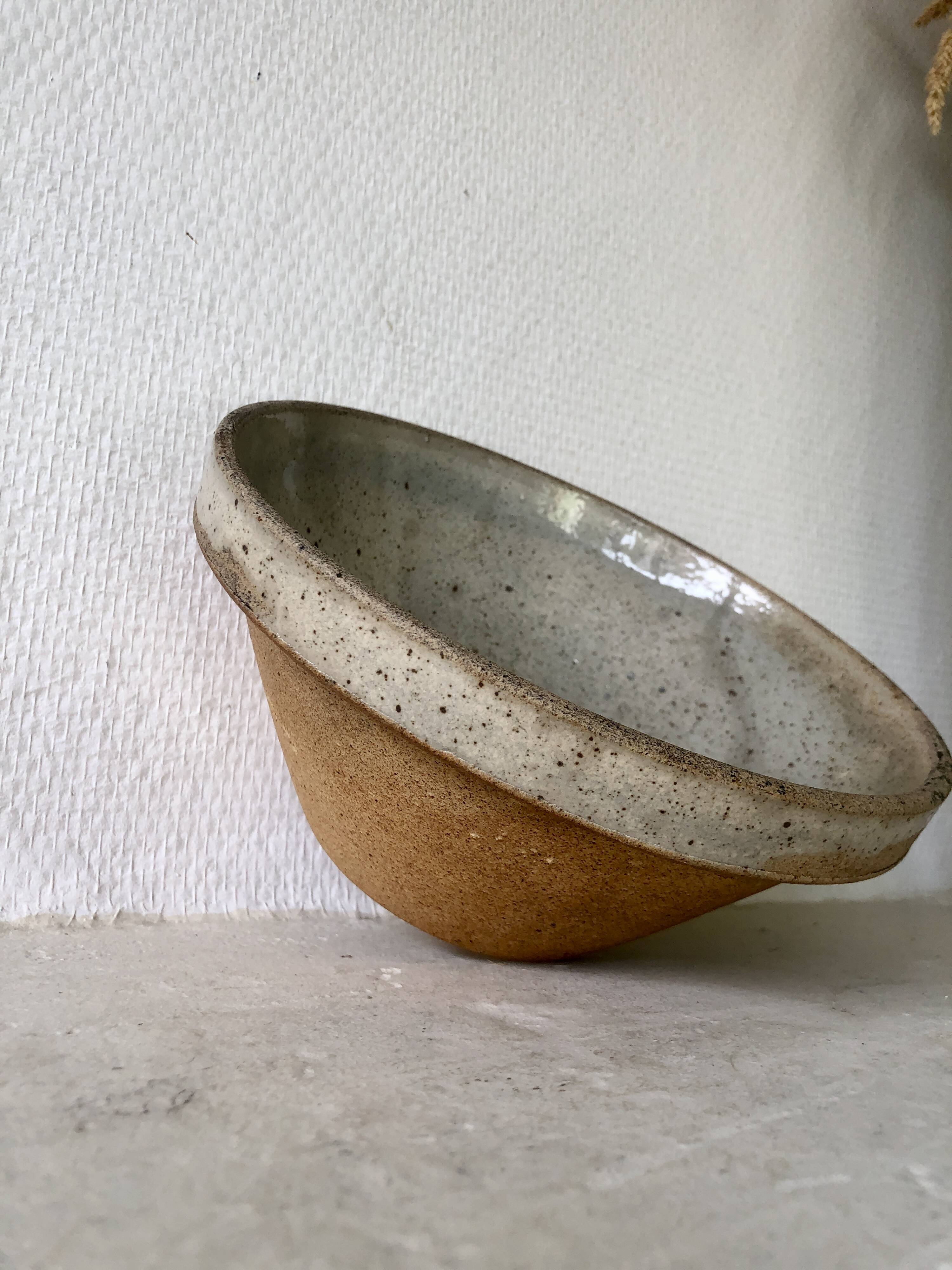 Speckled stoneware salad bowl