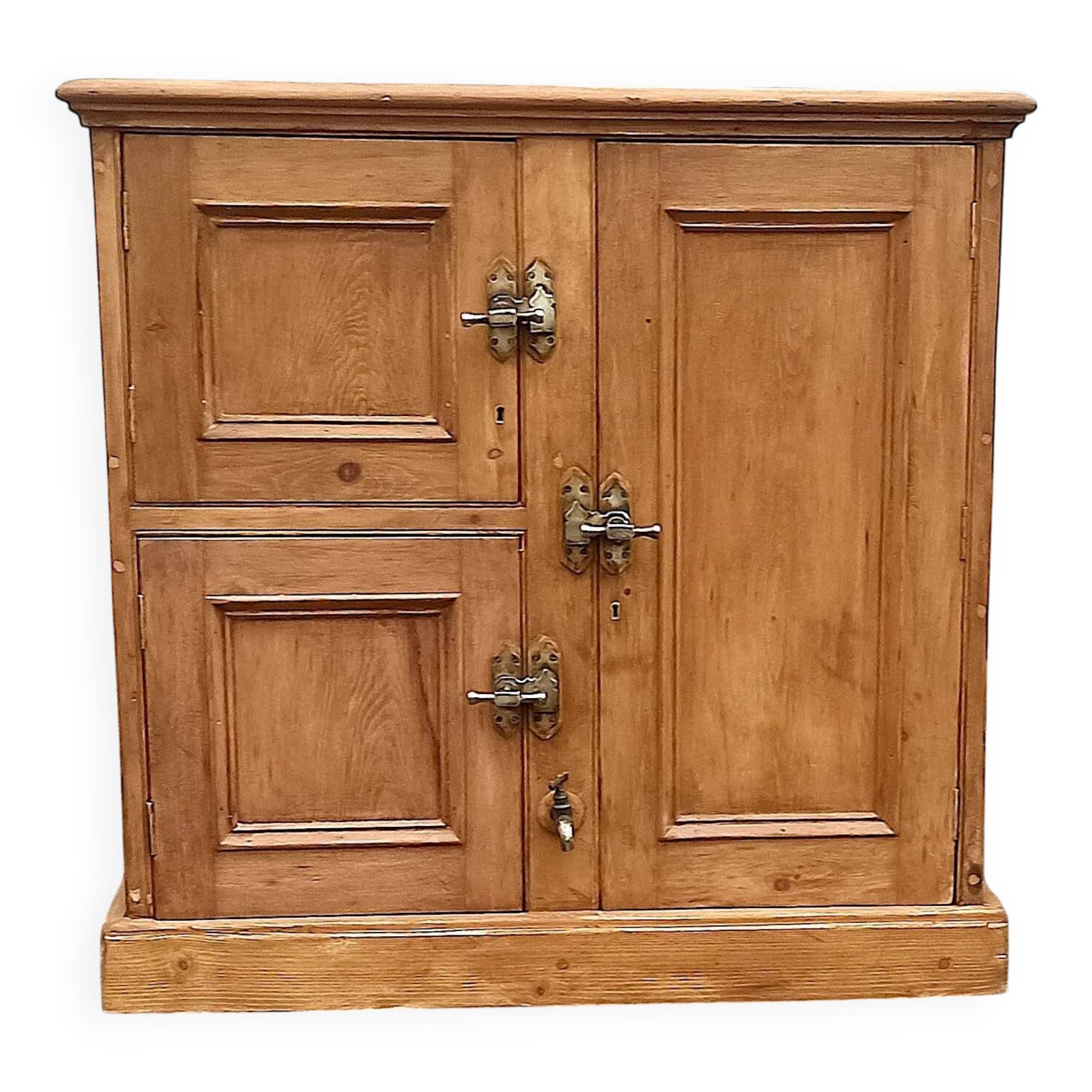 Wine cellar icebox, late 19th, early 20th century