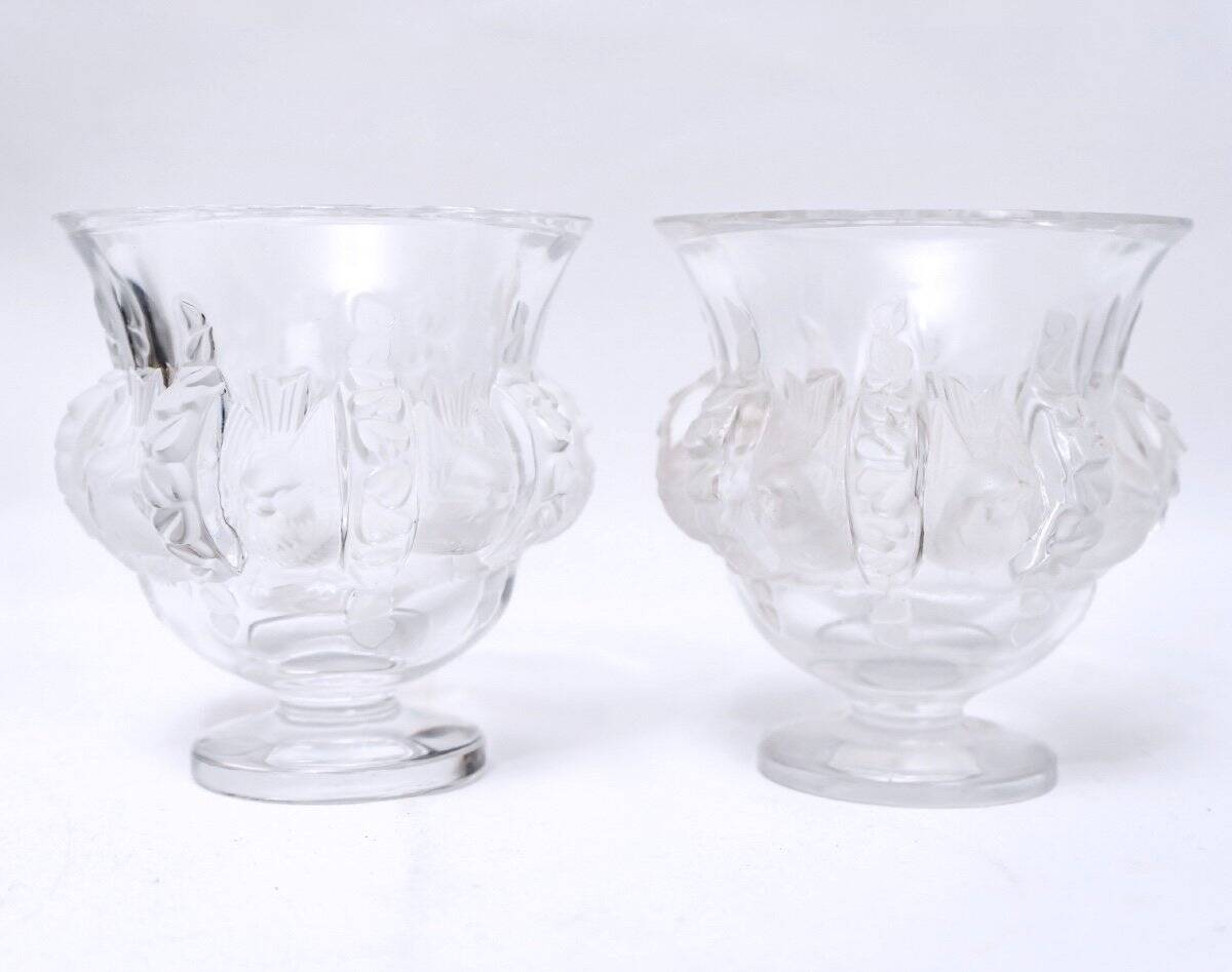 Pair of Lalique vases - dampierre model - satin molded crystal - period: 20th century