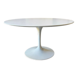 Table 137 Eero Saarinen knoll studio