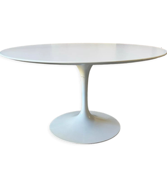 Table 137 Eero Saarinen knoll studio