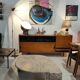 Table basse en marbre, forme goutte d'eau vieux rose