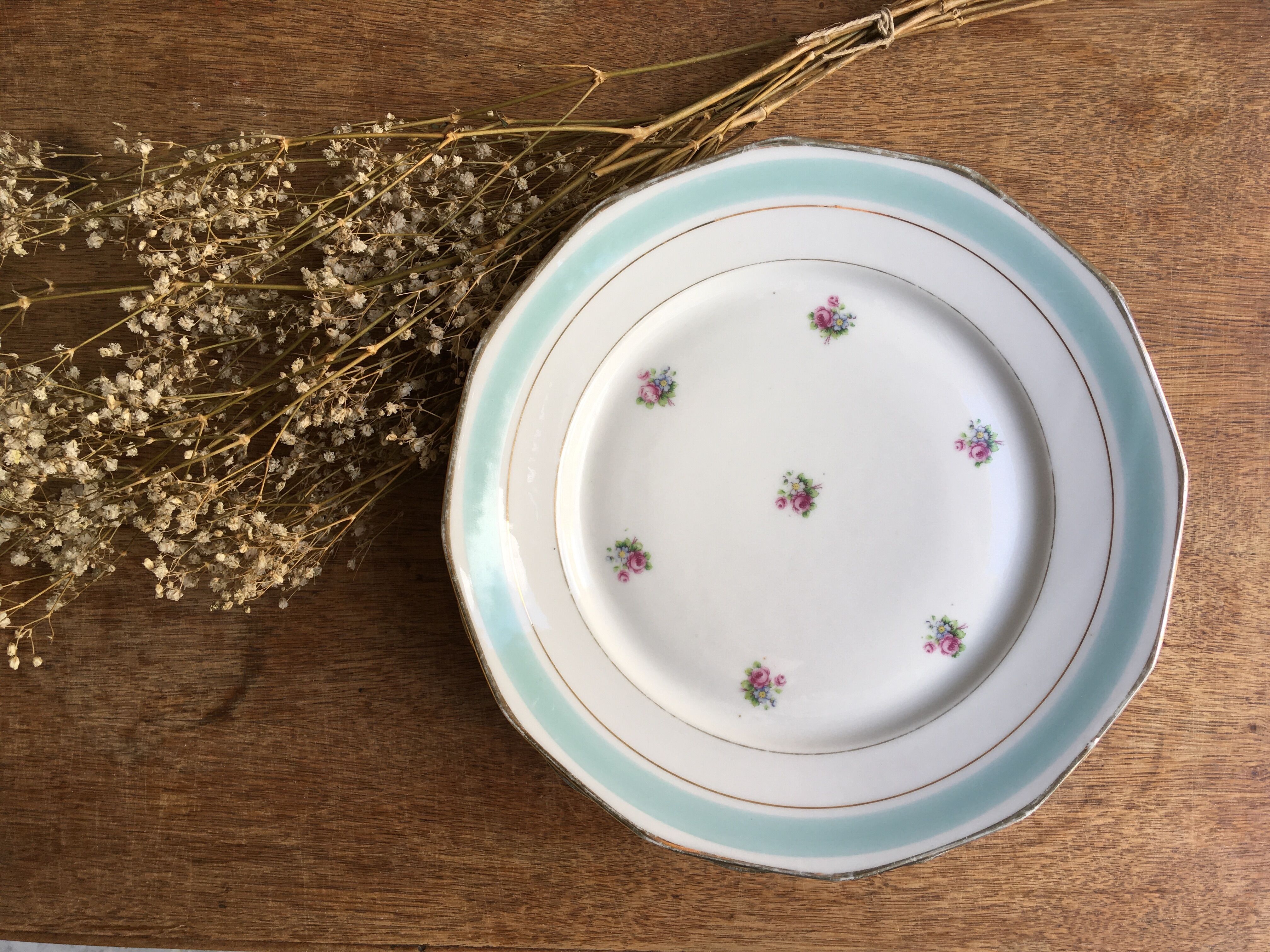 Celadon porcelain plates flower pattern